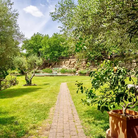 Surrounded By Greenery With Swimming Pool In Sorano *