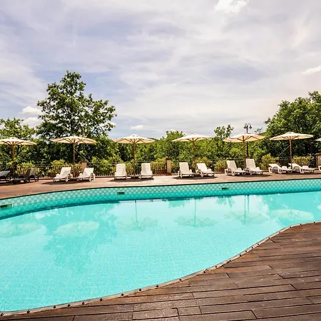 Surrounded By Greenery With Swimming Pool In Aparthotel Sorano (Grosseto)