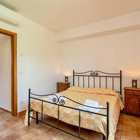 Surrounded By Greenery With Swimming Pool In Appart hôtel